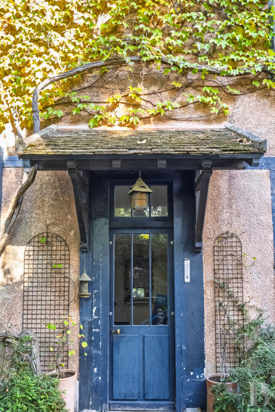 Dans les Yvelines, à Croissy-sur-Seine, une villa anglo-normande du 19e siècle en bordure du fleuve - photo  n°2