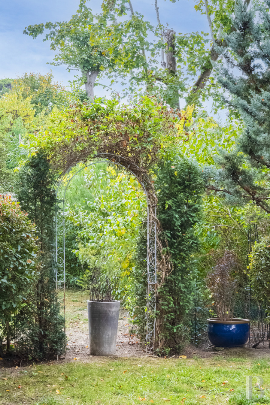 Dans les Yvelines, à Croissy-sur-Seine, une villa anglo-normande du 19e siècle en bordure du fleuve - photo  n°28