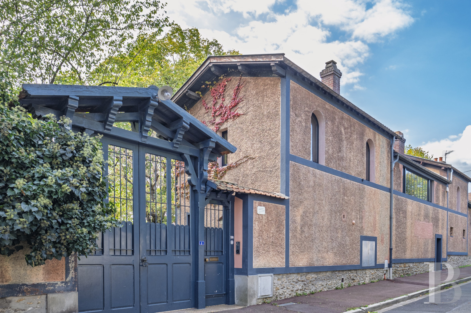 Dans les Yvelines, à Croissy-sur-Seine, une villa anglo-normande du 19e siècle en bordure du fleuve - photo  n°32