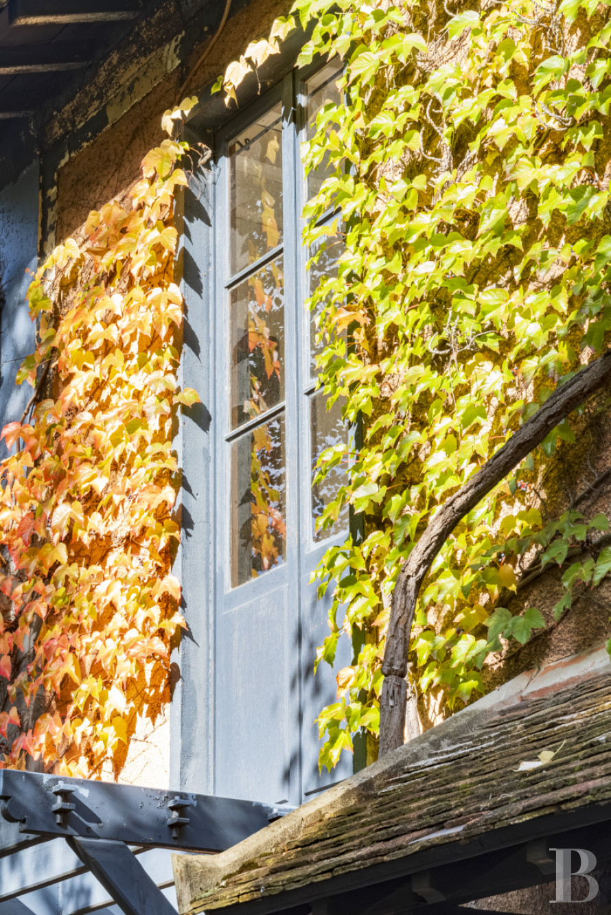 Dans les Yvelines, à Croissy-sur-Seine, une villa anglo-normande du 19e siècle en bordure du fleuve - photo  n°3