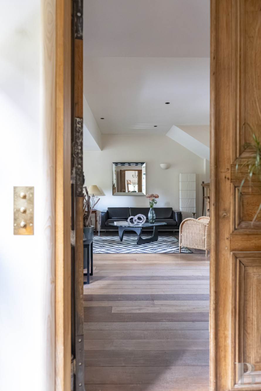 Dans les Yvelines, à Croissy-sur-Seine, une villa anglo-normande du 19e siècle en bordure du fleuve - photo  n°7