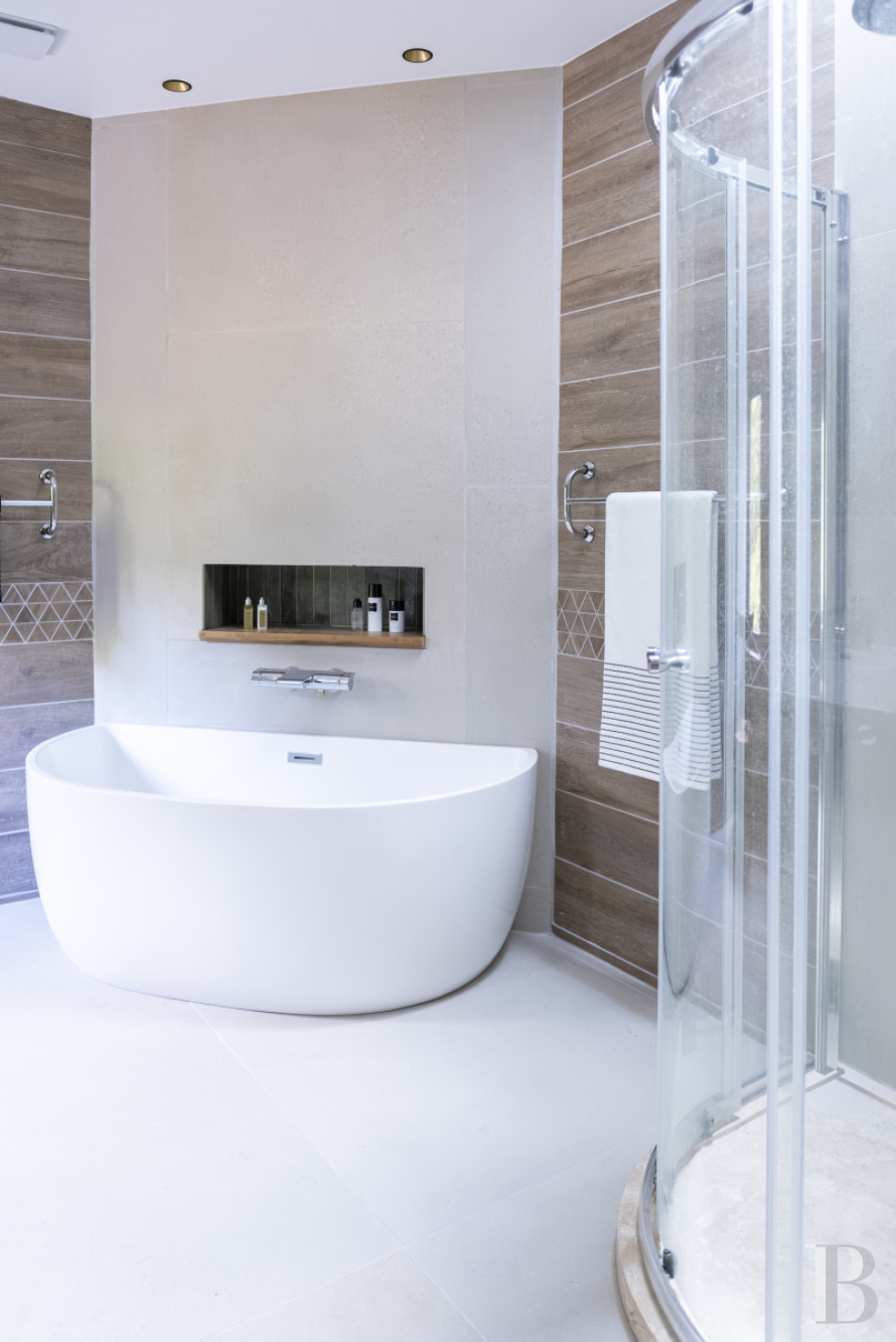 Dans les Yvelines, à Croissy-sur-Seine, une villa anglo-normande du 19e siècle en bordure du fleuve - photo  n°19