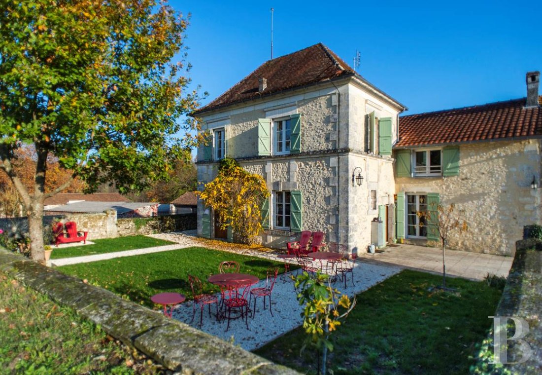 An estate dedicated to breeding Arabian thoroughbred horses near to Brantôme in the Dordogne - photo  n°5