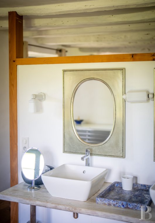 Au sud de la Dordogne et à proximité de Cahors, une ancienne ferme quercynoise au sommet d’une colline - photo  n°11