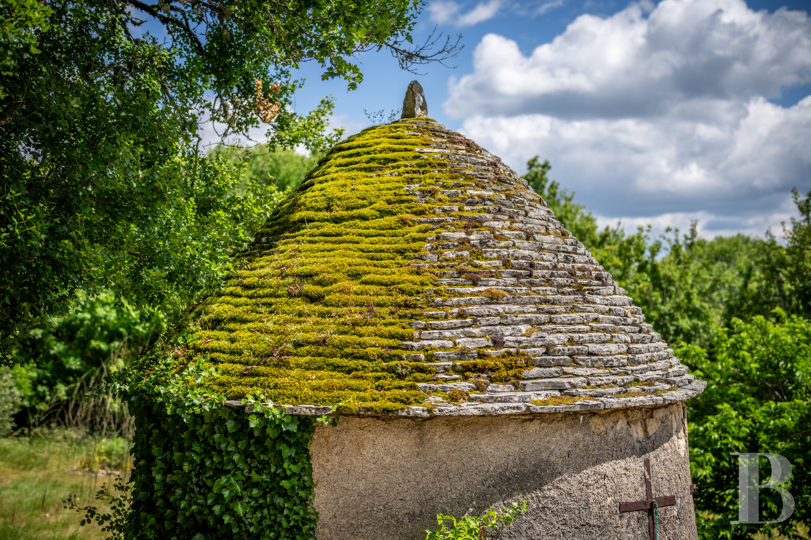 Au sud de la Dordogne et à proximité de Cahors, une ancienne ferme quercynoise au sommet d’une colline - photo  n°23