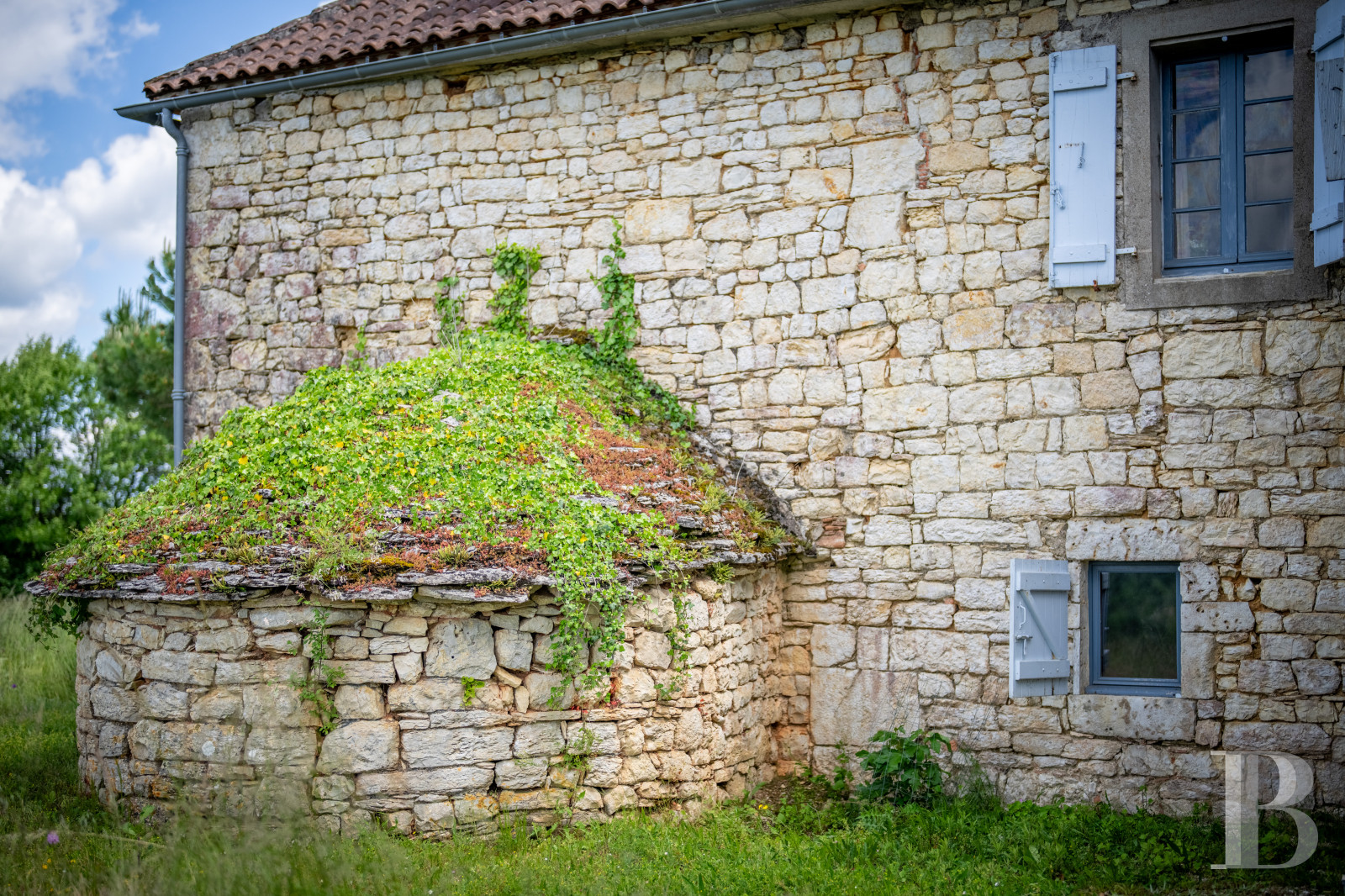 Au sud de la Dordogne et à proximité de Cahors, une ancienne ferme quercynoise au sommet d’une colline - photo  n°24
