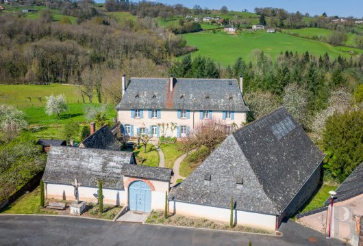 limousin - En Corrèze, à 30 min de Brive-la-Gaillarde, un manoir du 17e s. récemment restauré,  avec ses dépendances et ses espaces paysagers