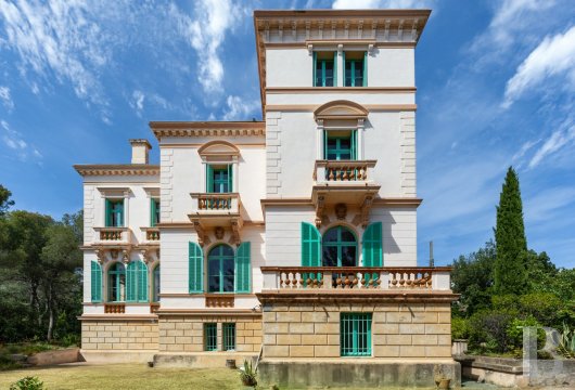 provence-cote-dazur - A late 19th century Belle Époque villa with sea views and 4 000 m²  of grounds, 5 minutes from the centre of Saint-Raphaël 