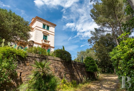 provence-cote-dazur - A late 19th century Belle Époque villa with sea views and 4 000 m²  of grounds, 5 minutes from the centre of Saint-Raphaël 
