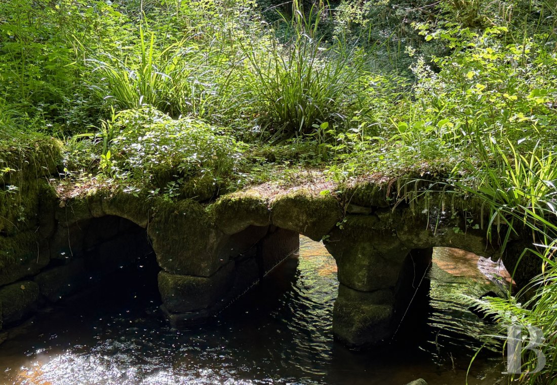 character properties France brittany   - 11