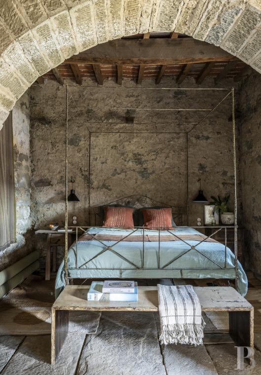 An old renovated farmhouse and its remarkable natural pool, between Arezzo and Cortona in Tuscany - photo  n°30