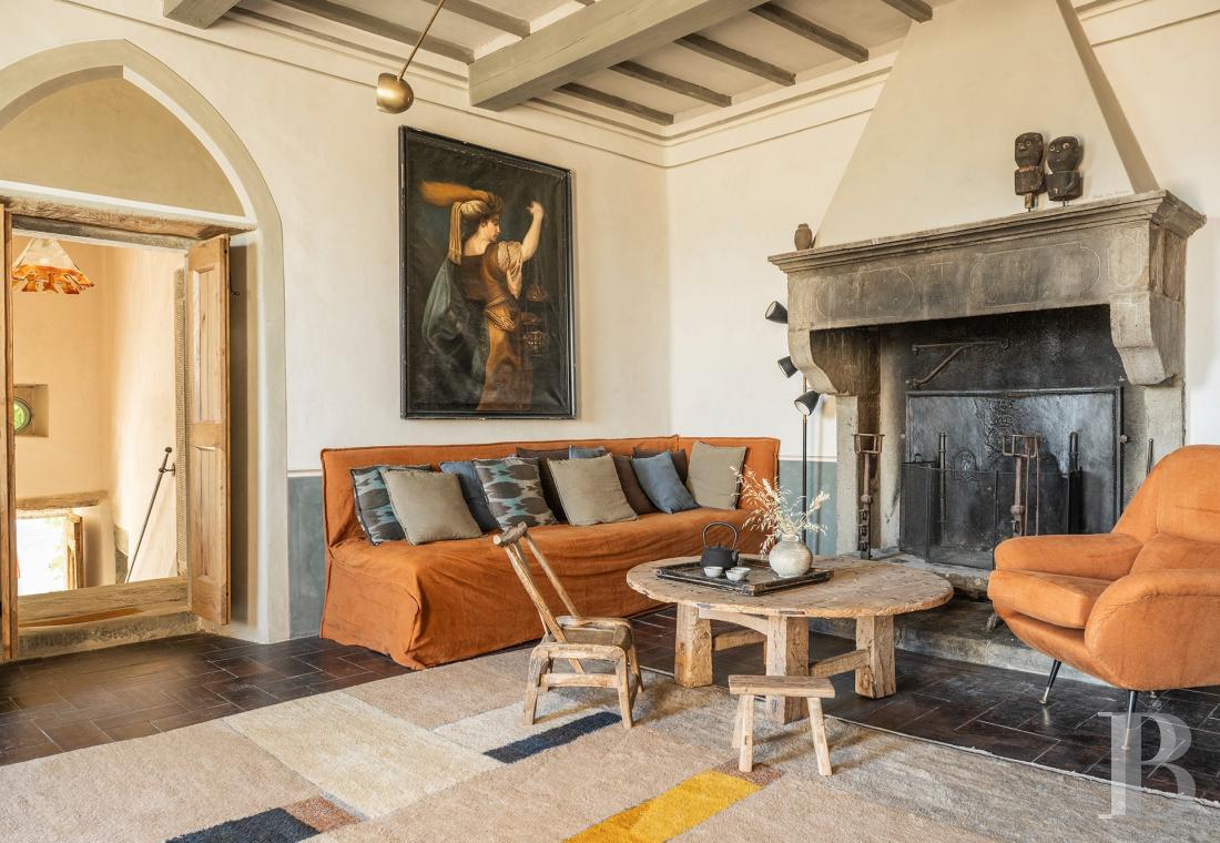 An old renovated farmhouse and its remarkable natural pool, between Arezzo and Cortona in Tuscany - photo  n°10