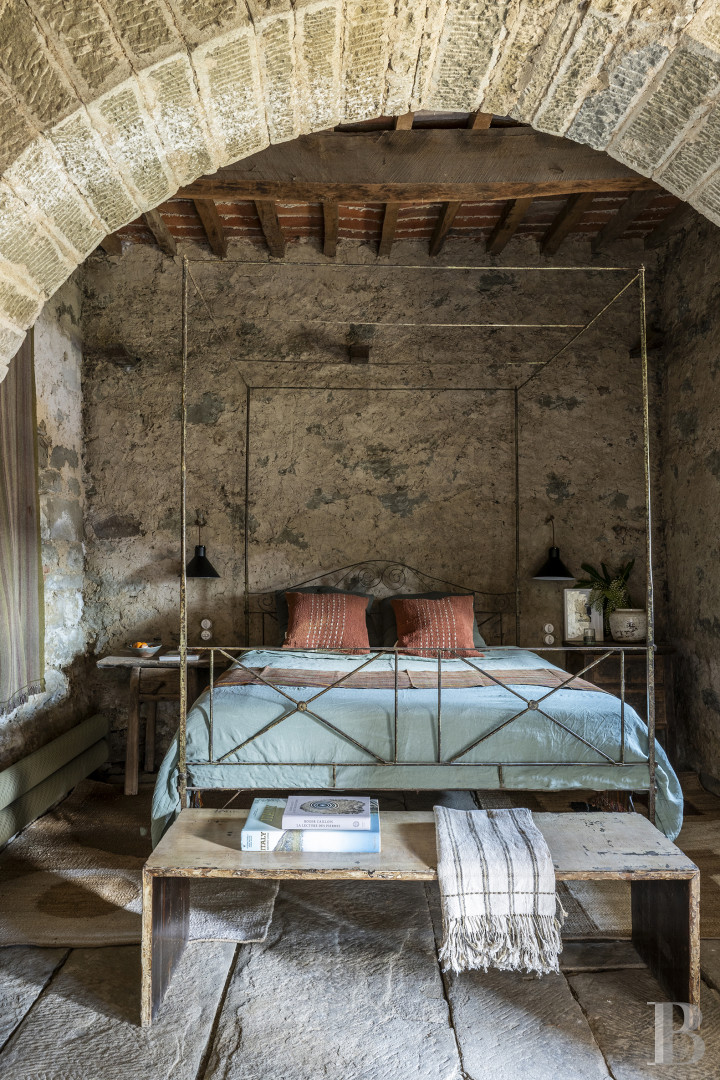 An old renovated farmhouse and its remarkable natural pool, between Arezzo and Cortona in Tuscany - photo  n°30