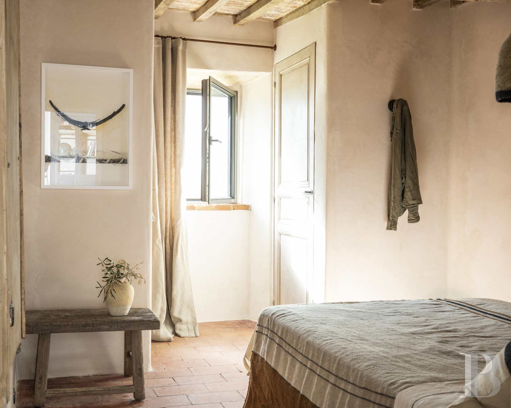 An old renovated farmhouse between Arezzo and Cortona in Tuscany  - photo  n°24