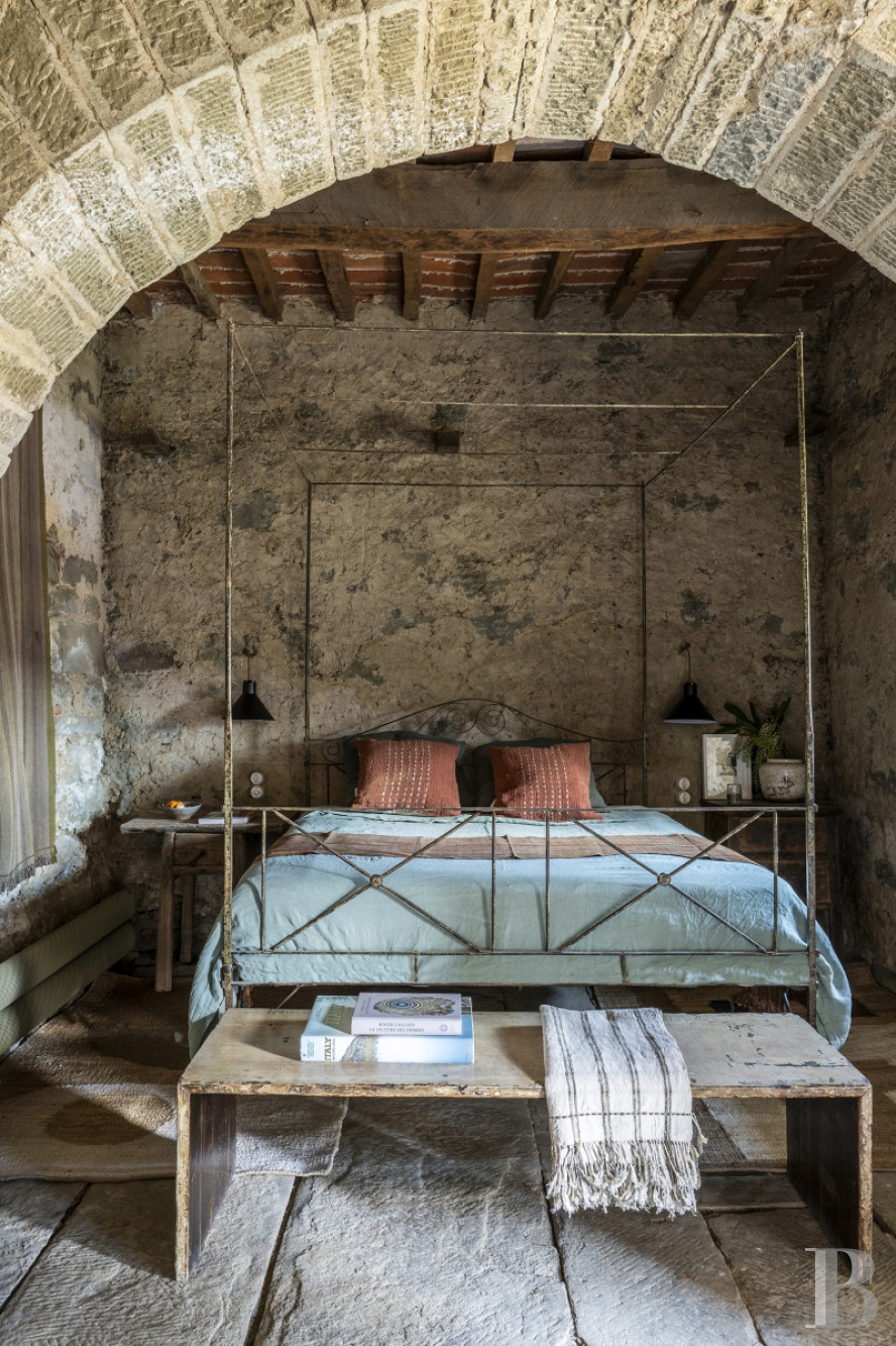 An old renovated farmhouse between Arezzo and Cortona in Tuscany  - photo  n°29