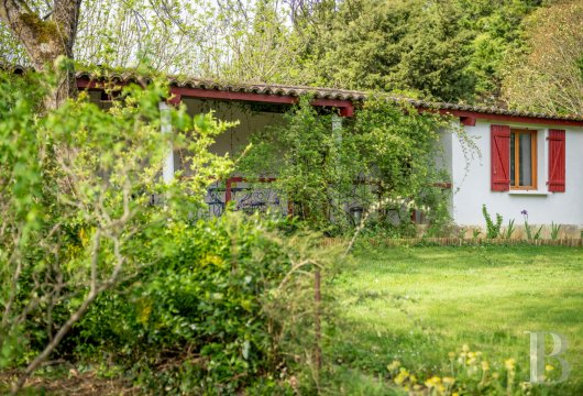 character properties France midi pyrenees   - 8