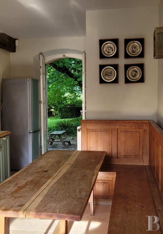 character properties France burgundy   - 5