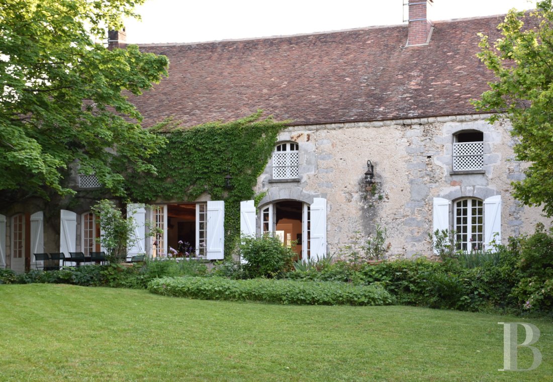 character properties France burgundy   - 1