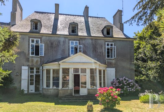 brittany - A 19th century ship-owner’s manor house with walled grounds, near Saint-Malo, close to the beaches and shops in Saint-Servan