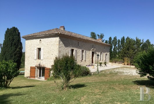 character properties France aquitaine   - 2