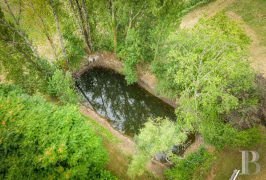 character properties France aquitaine   - 24