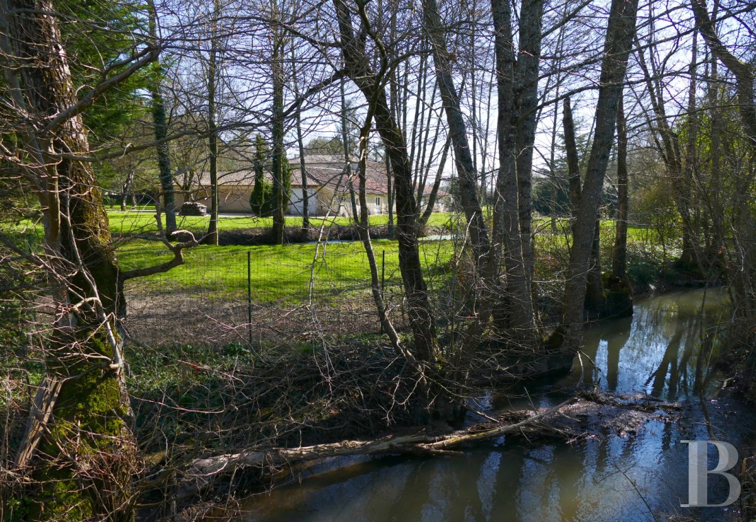 character properties France poitou charentes   - 12