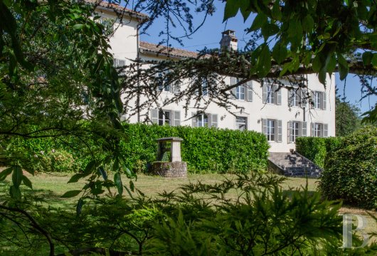 character properties France burgundy   - 5