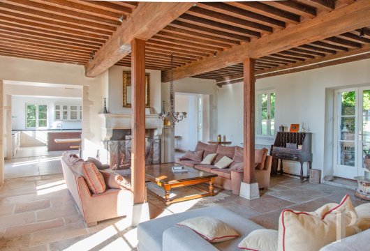 character properties France burgundy   - 7