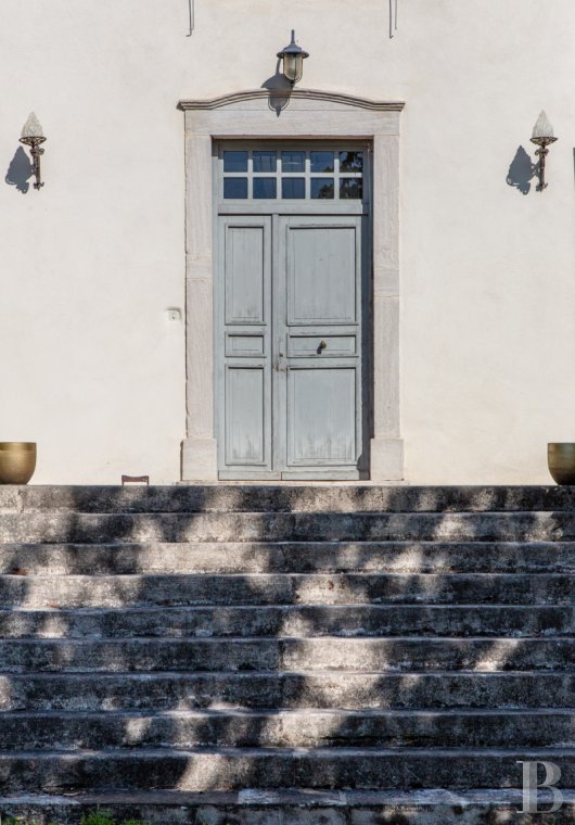 character properties France burgundy   - 4