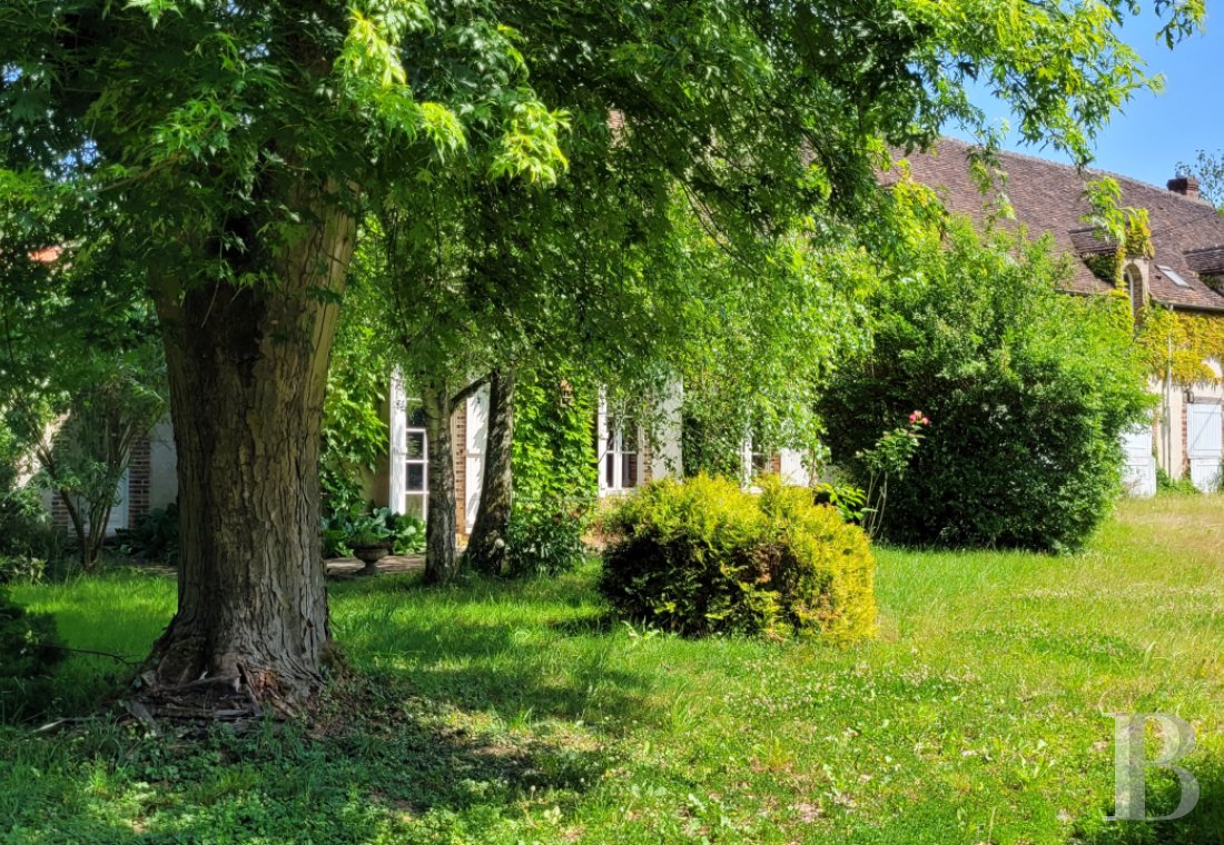 vieilles maisons francaises bourgogne   - 1