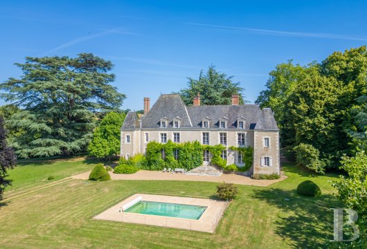 pays-de-loire - Dans le Perche sarthois, avec un domaine de plus de 21 ha et en position dominante, un château du 18e s. et ses dépendances