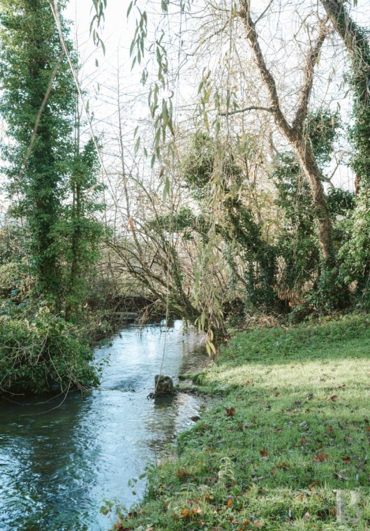 A 19th-century château and extensive wooded grounds not far from Gisors, in the Oise department  - photo  n°2