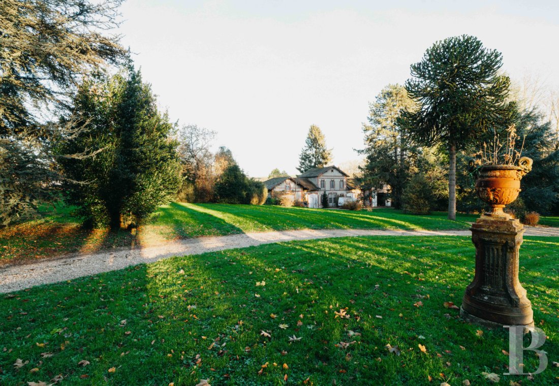 A 19th-century château and extensive wooded grounds not far from Gisors, in the Oise department  - photo  n°37