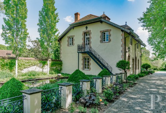 chateaux a vendre auvergne   - 11