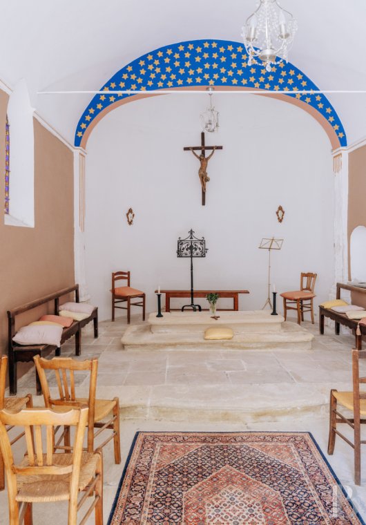 An 18th-century Provencal château on the edge of the village of Mazan to the east of Carpentras, in the Vaucluse - photo  n°30