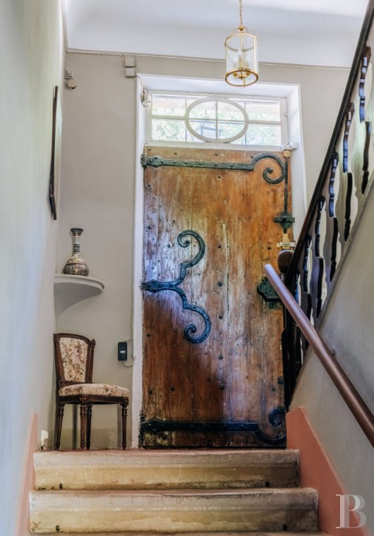 An 18th-century Provencal château on the edge of the village of Mazan to the east of Carpentras, in the Vaucluse - photo  n°10