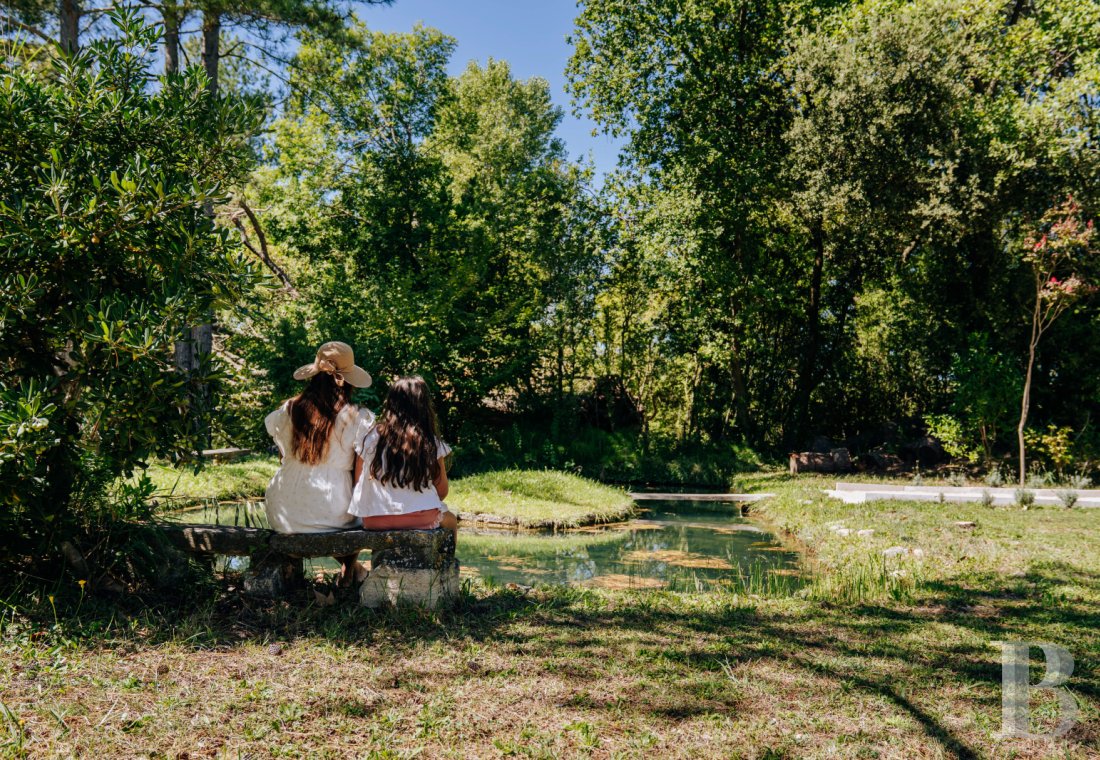 An 18th-century Provencal château on the edge of the village of Mazan to the east of Carpentras, in the Vaucluse - photo  n°32