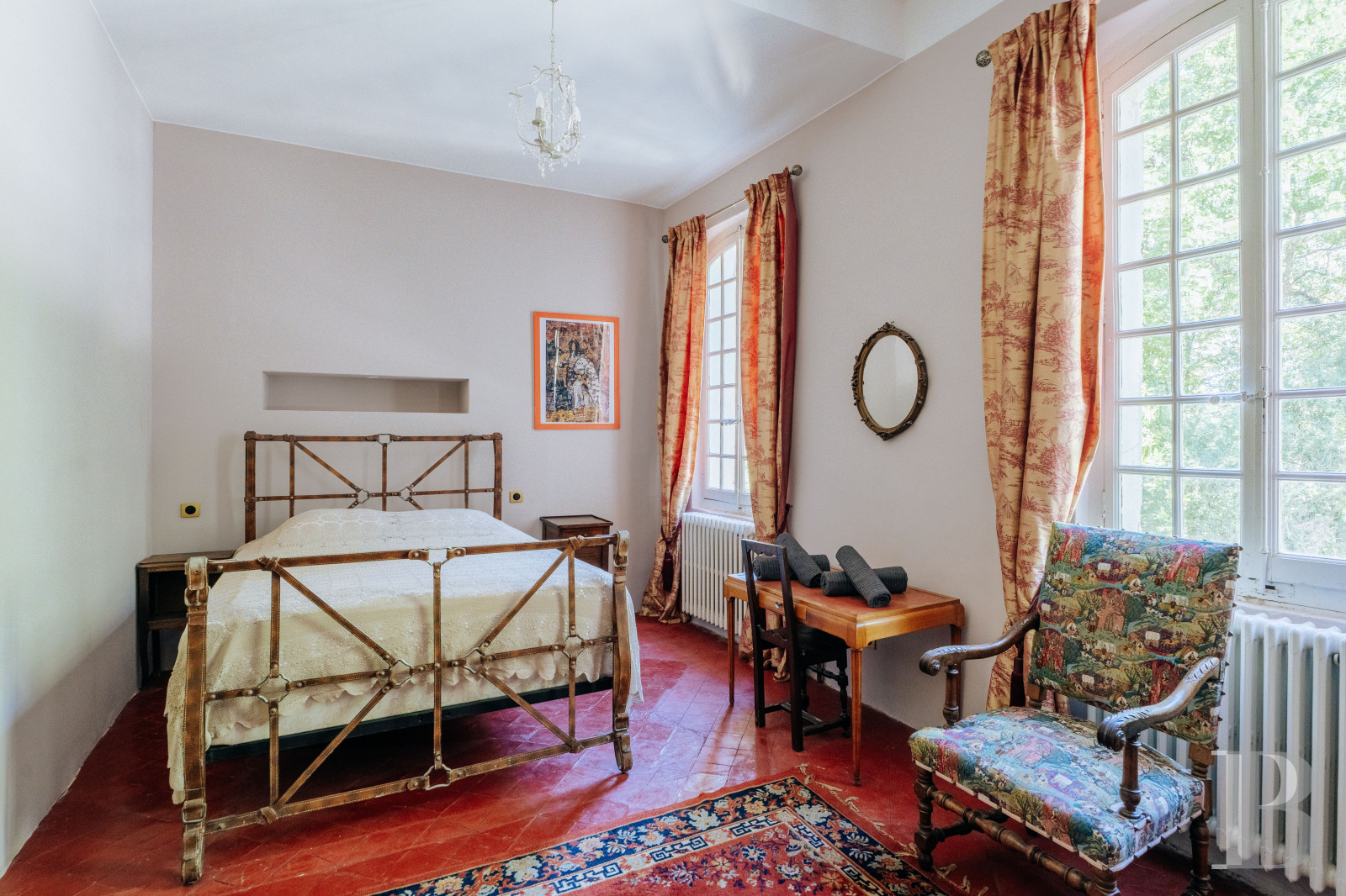 An 18th-century Provencal château on the edge of the village of Mazan to the east of Carpentras, in the Vaucluse - photo  n°20