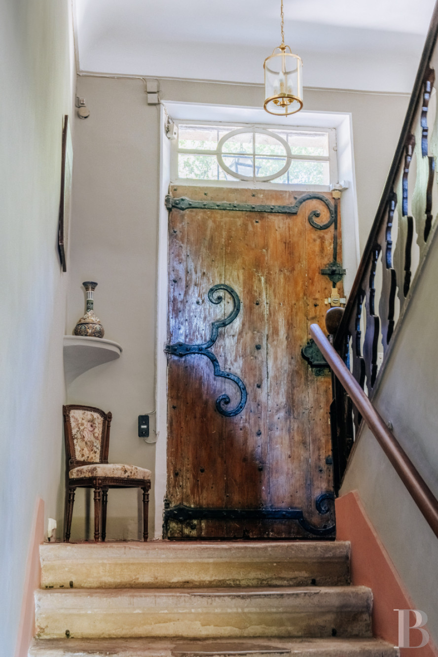 An 18th-century Provencal château on the edge of the village of Mazan to the east of Carpentras, in the Vaucluse - photo  n°10