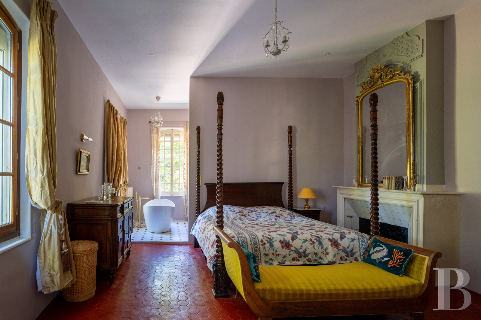 An 18th-century Provencal château on the edge of the village of Mazan to the east of Carpentras, in the Vaucluse - photo  n°17