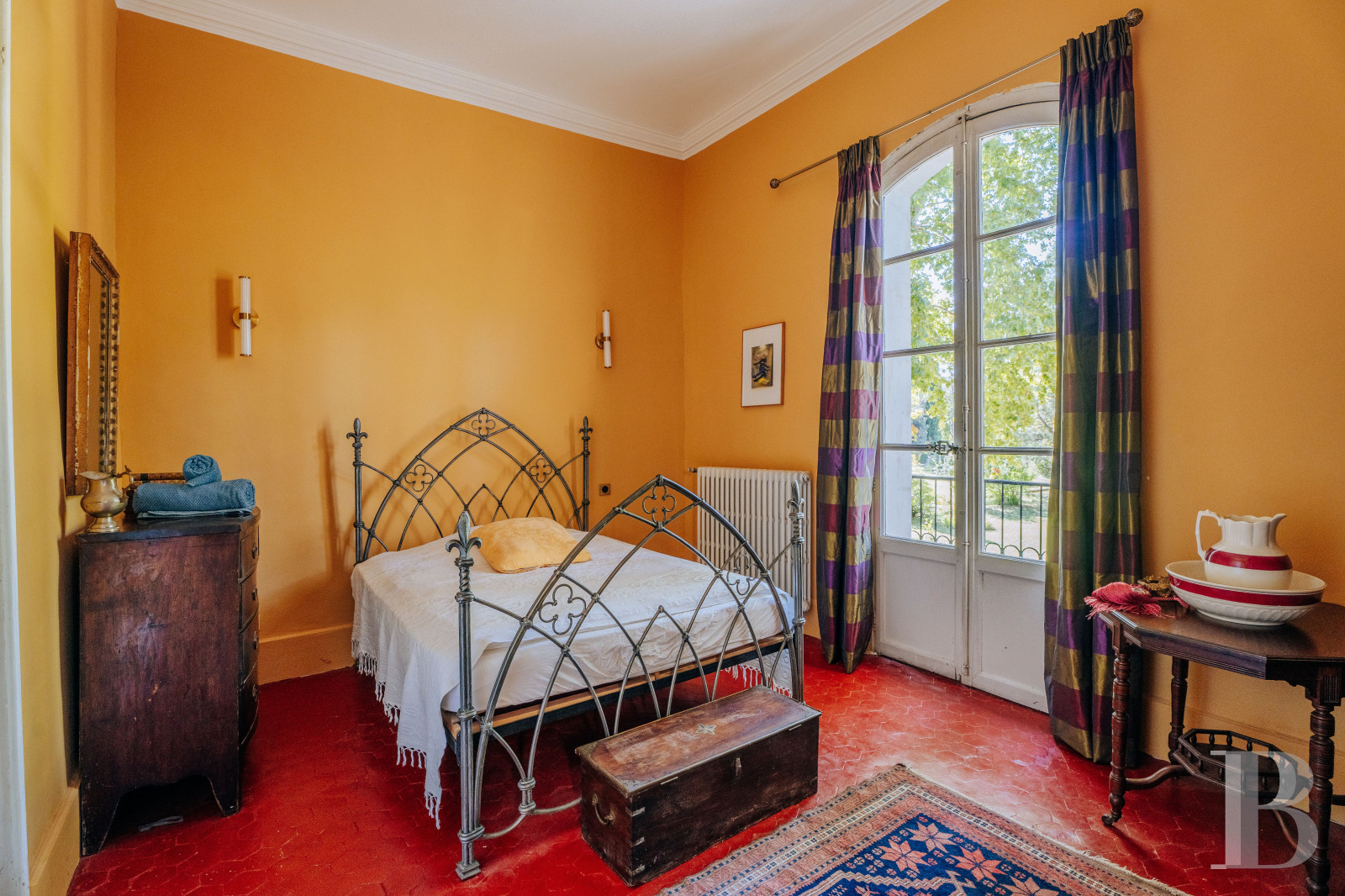 An 18th-century Provencal château on the edge of the village of Mazan to the east of Carpentras, in the Vaucluse - photo  n°25