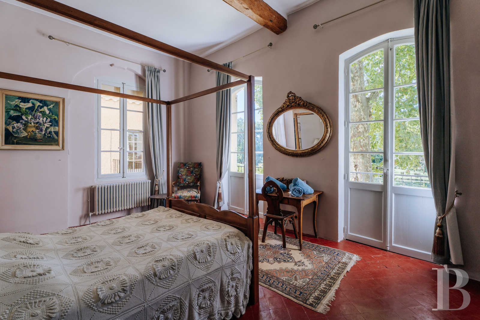 An 18th-century Provencal château on the edge of the village of Mazan to the east of Carpentras, in the Vaucluse - photo  n°24