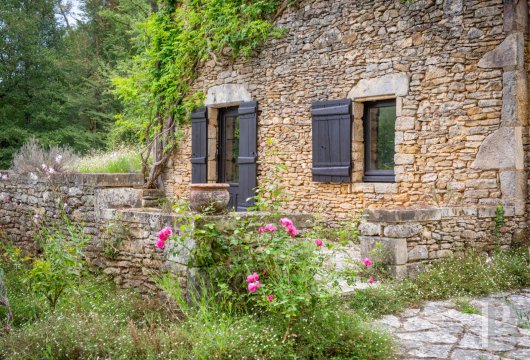 character properties France aquitaine   - 6
