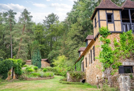 character properties France aquitaine   - 20