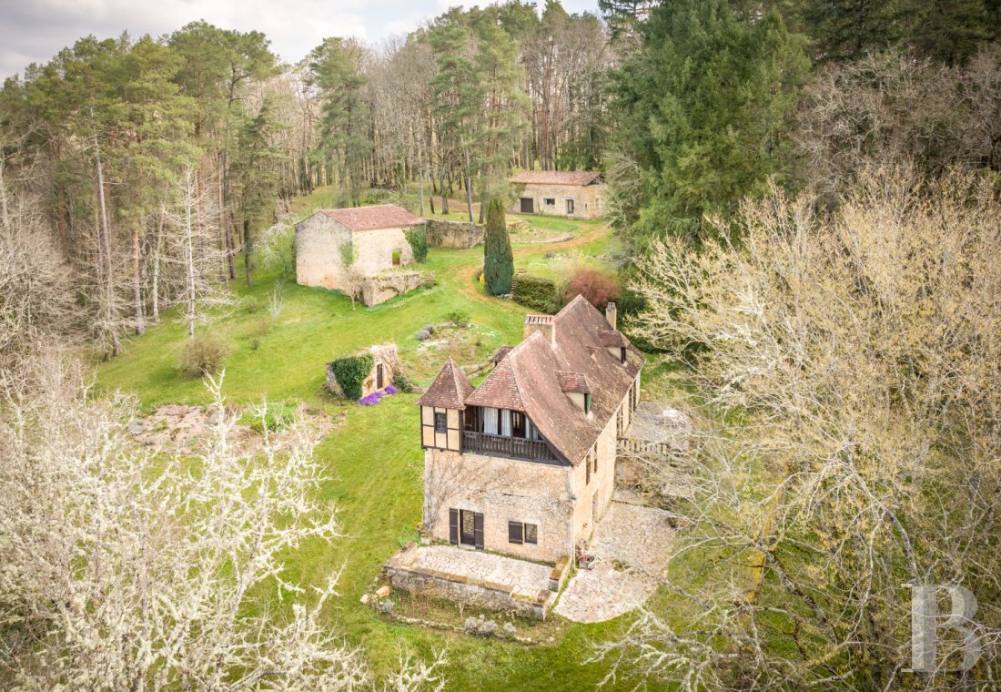 character properties France aquitaine   - 1