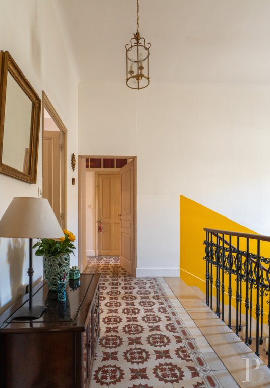 character properties France provence cote dazur   - 7