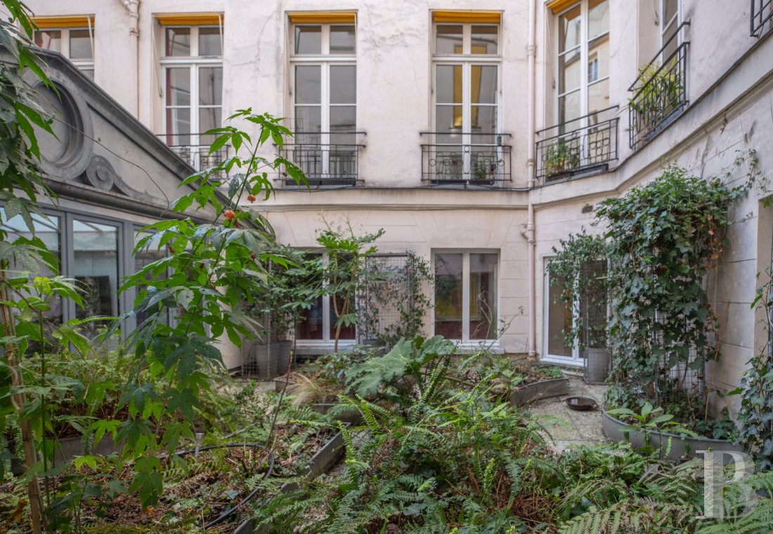 A vast apartment set around a garden in Paris, between Boulevard Saint-Germain and the Seine - photo  n°3
