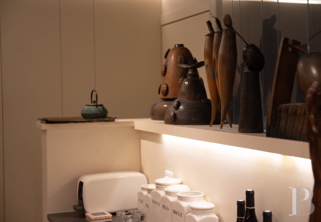 A vast apartment set around a garden in Paris, between Boulevard Saint-Germain and the Seine - photo  n°13