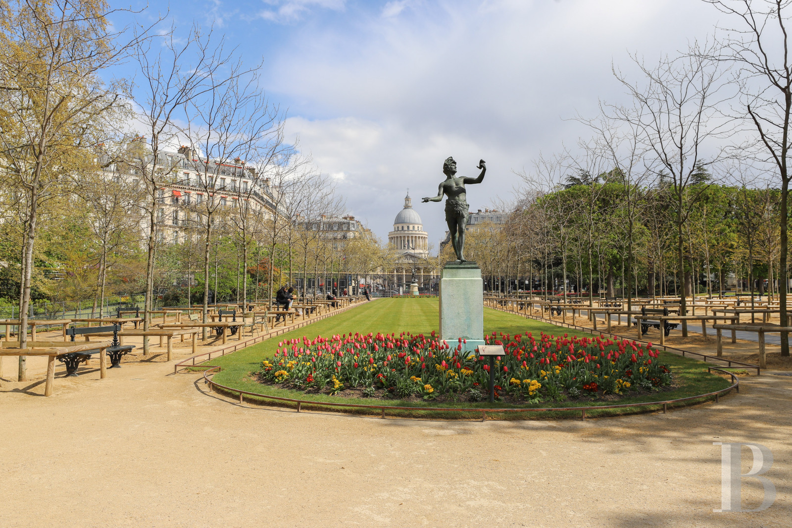 A vast apartment set around a garden in Paris, between Boulevard Saint-Germain and the Seine - photo  n°28