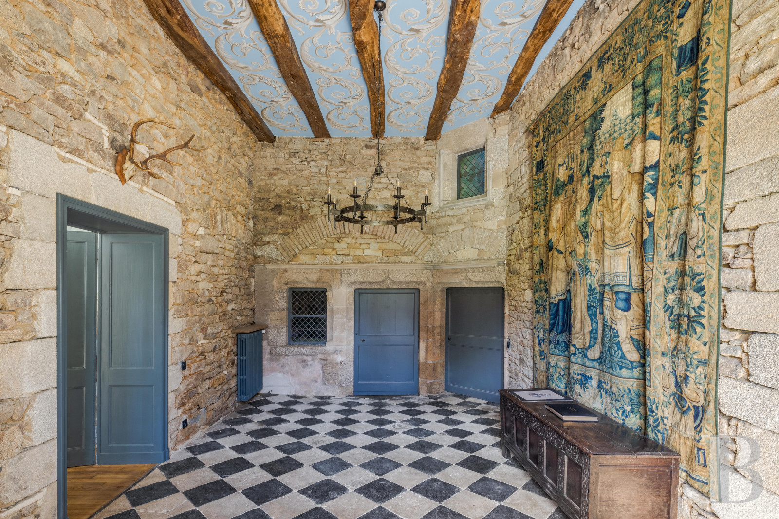 A manor house with medieval origins which has been converted into a holiday home near Quimperlé, in Brittany - photo  n°4